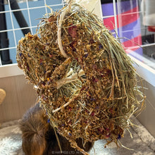 Load image into Gallery viewer, Rosewood Naturals Winter Flower 'n Hay Wreath Hanging Treat