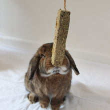 Load image into Gallery viewer, Rosewood Sunflower & Camomile Sticks 140g