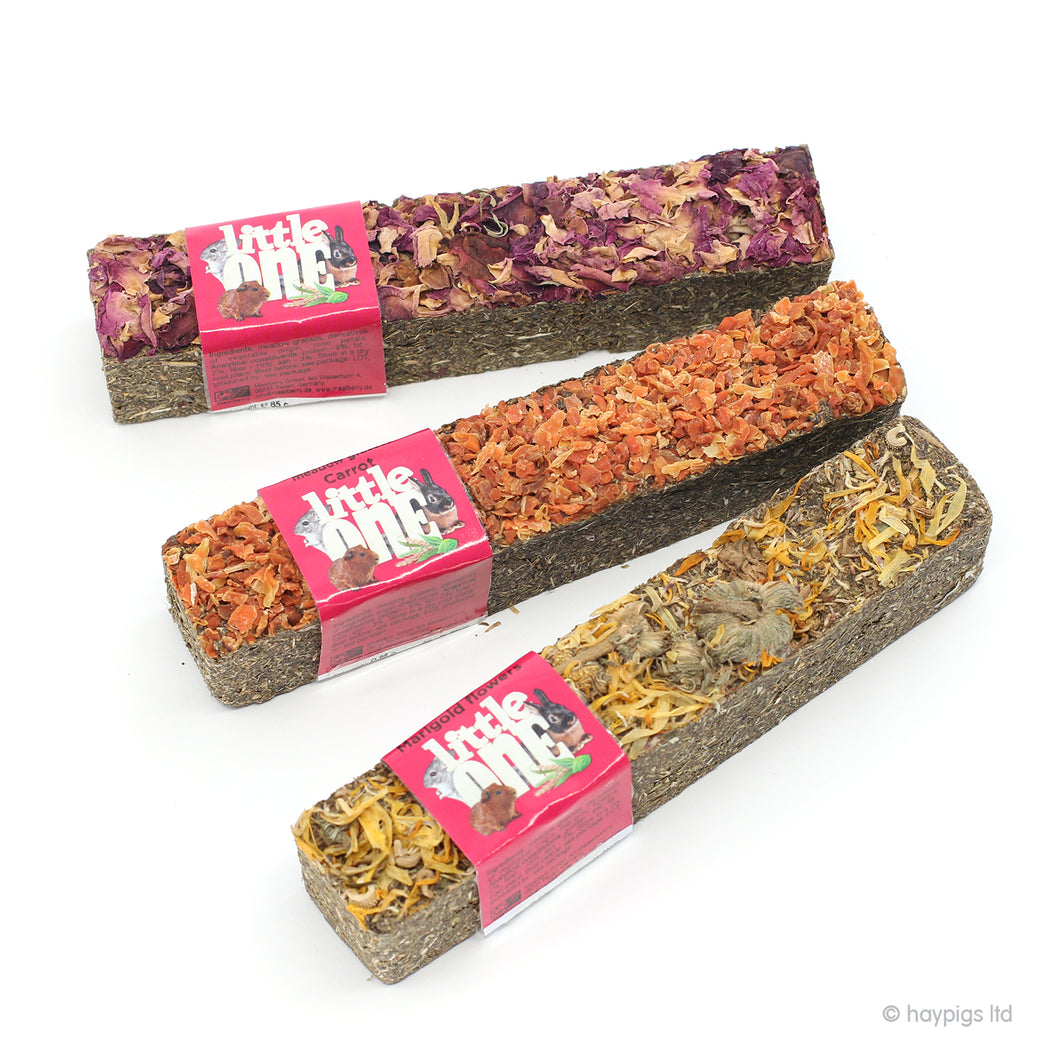 Little One Meadow Grass Stick with Topping - 3 Pack (Carrot, Marigold, Rose Petals)